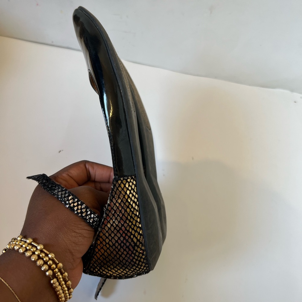 BCBG Paris Black Snakeskin Flats - Picture 6 of 7